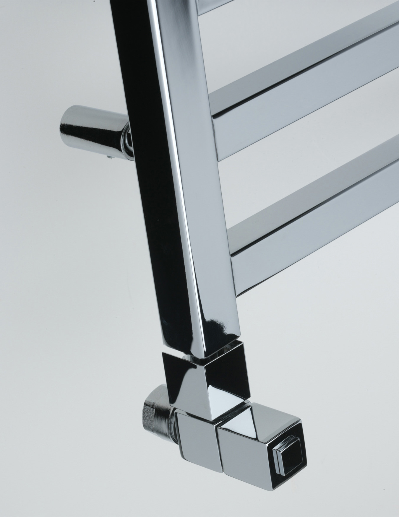 DQ Heating Q2 White Heated Towel Rail 600 x 1165mm Q2 60/120