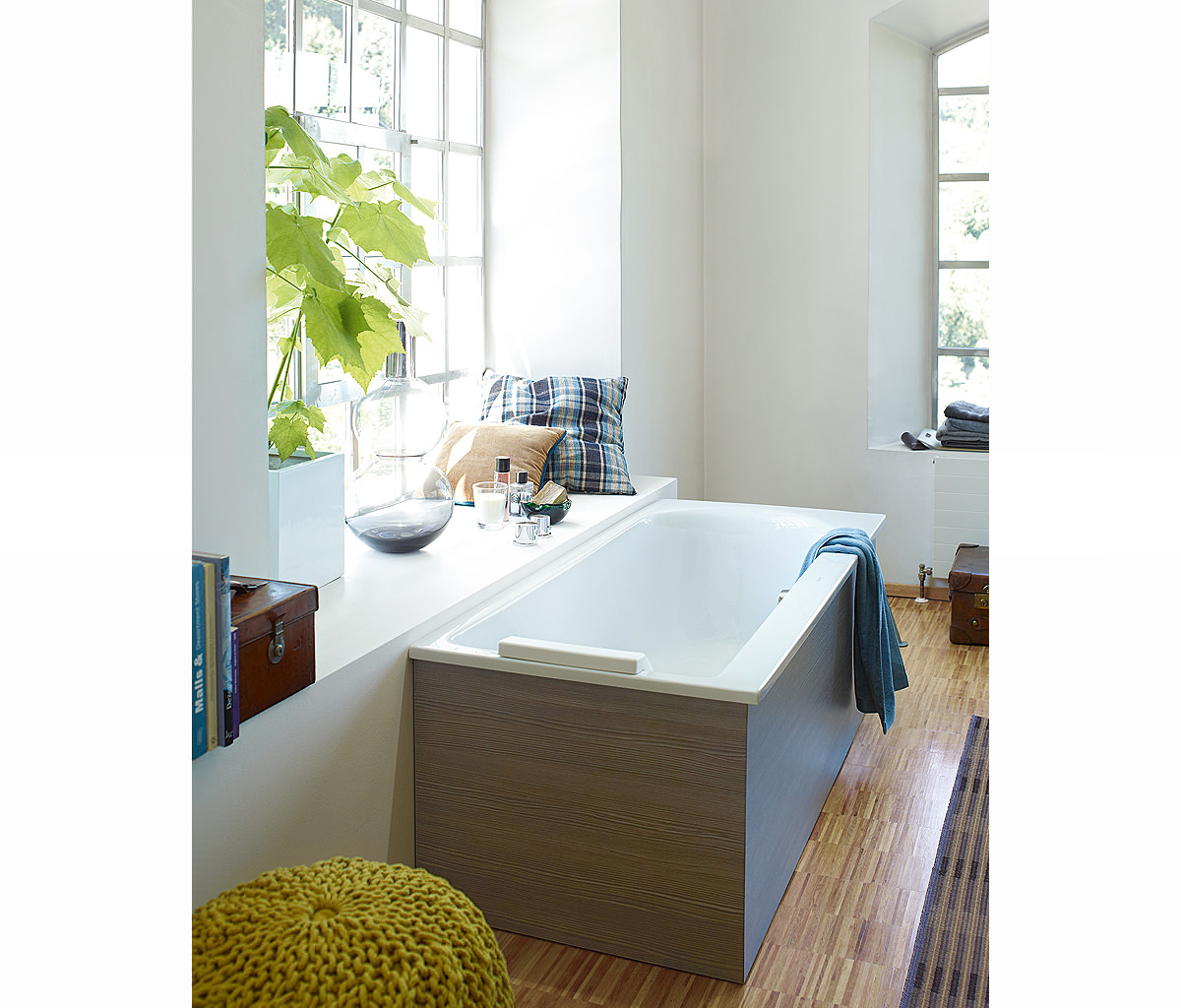 Duravit Darling New Bathtub 1700x700mm With Support Frame 700253