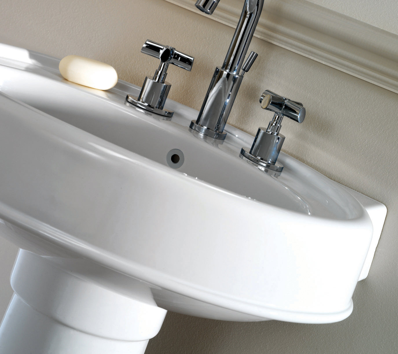 Silverdale Highgrove 620mm 3 Taphole Basin HGBAS61HWHIBL