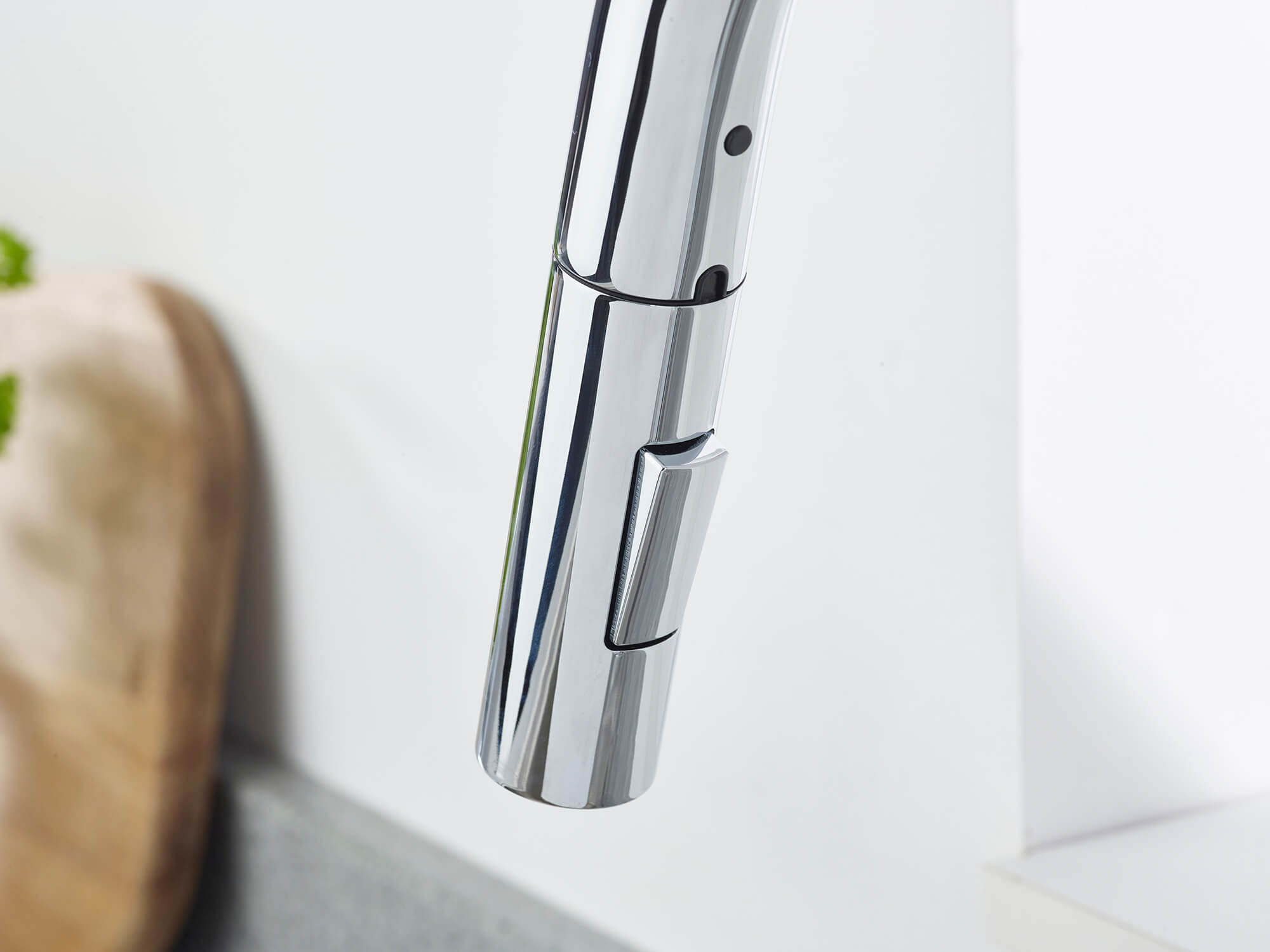 thumbnail interactive-video image 1 of Bristan Sabre Pull Out Kitchen Mixer Tap With Eco Start | Swivel Spout & Professional Hose 1 of 2