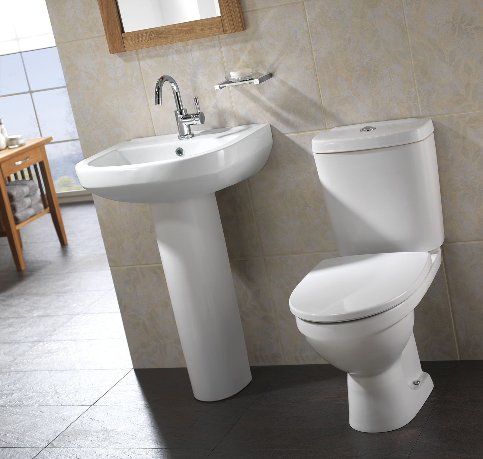 Twyford Refresh Square Close Coupled WC Pan With Cistern 645mm | RE1148WH