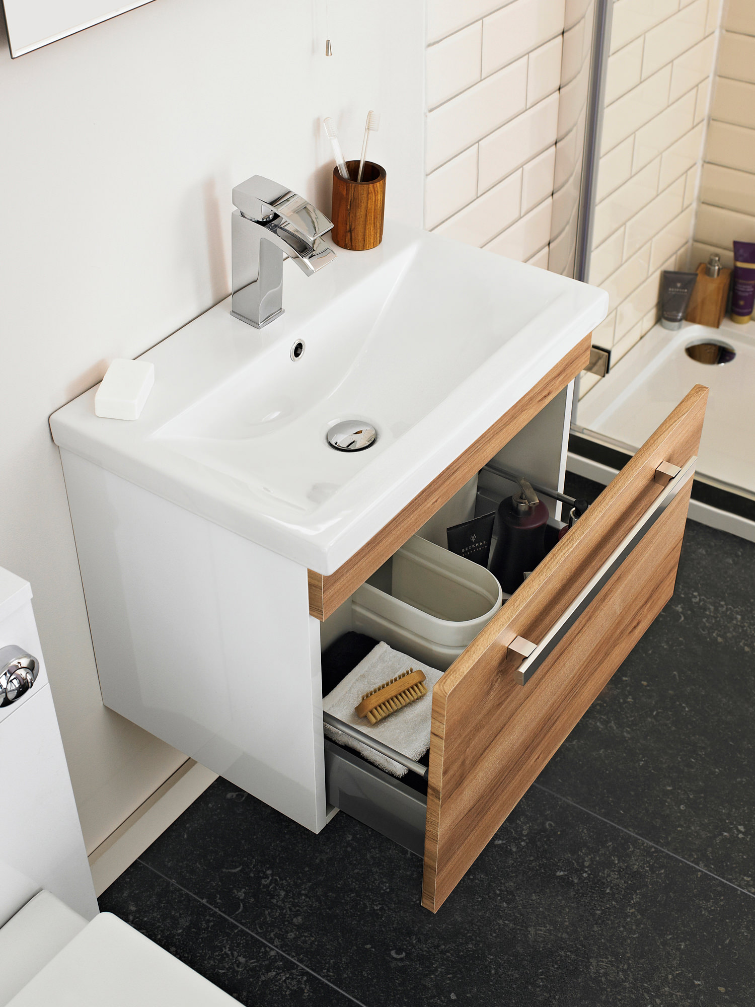 wall hung drawer unit
